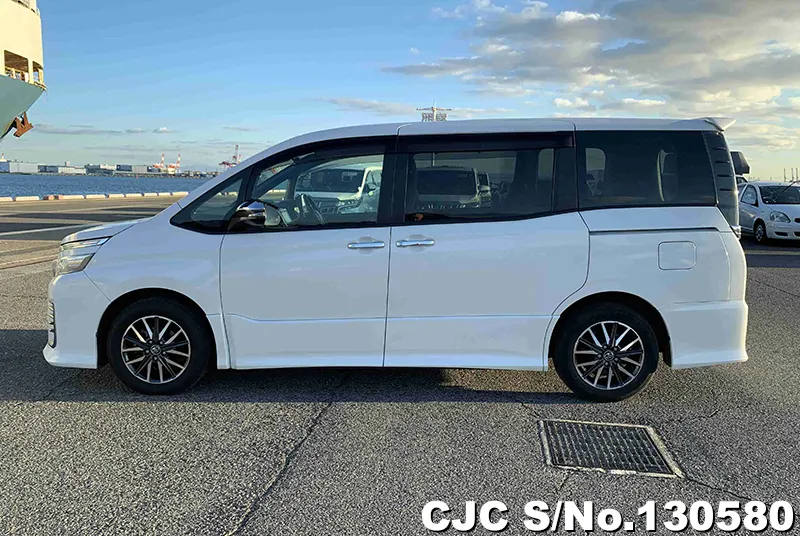 2016 Toyota / Voxy Stock No. 130580