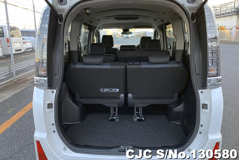 2016 Toyota / Voxy Stock No. 130580