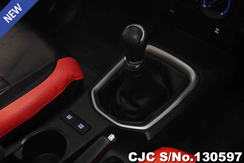 2019 Toyota / Hilux / Revo Stock No. 130597