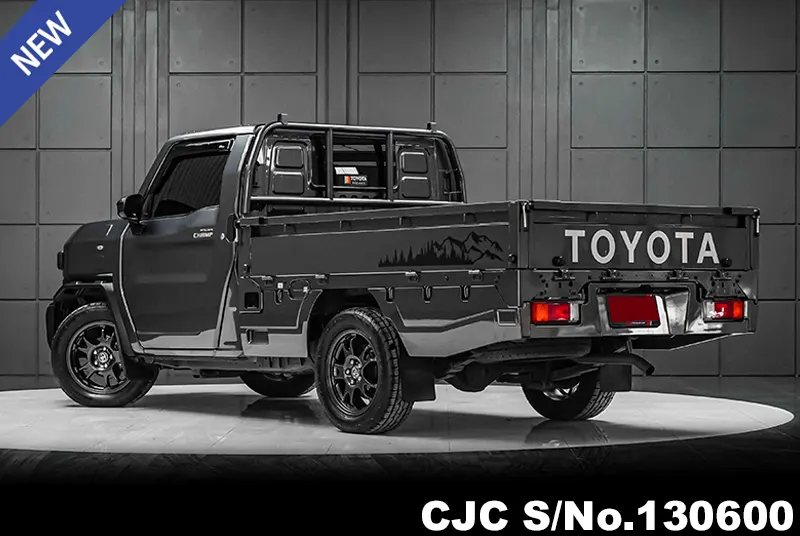 2025 Toyota / Hilux / Champ Stock No. 130600