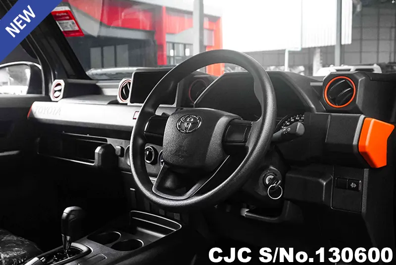 2025 Toyota / Hilux / Champ Stock No. 130600