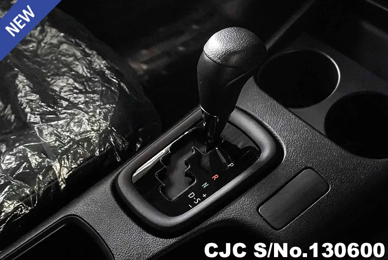 2025 Toyota / Hilux / Champ Stock No. 130600