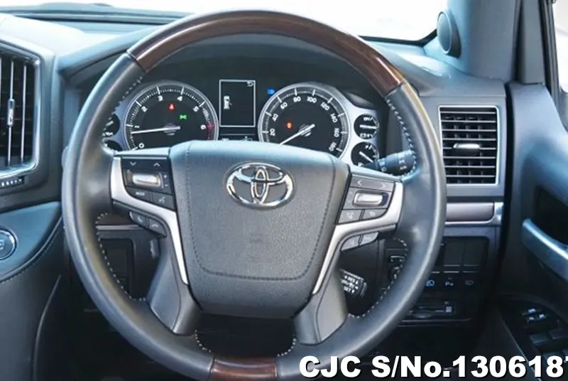 2017 Toyota / Land Cruiser Stock No. 130618