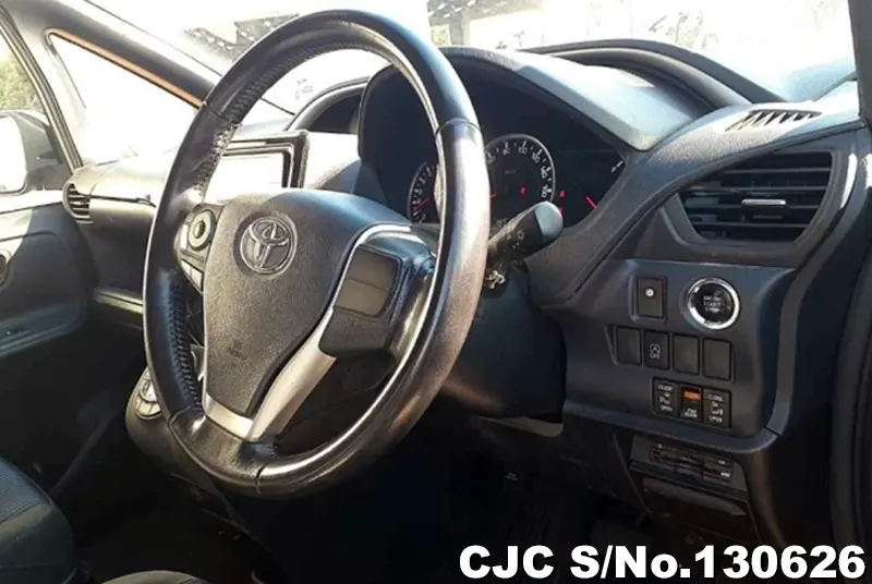 2015 Toyota / Voxy Stock No. 130626