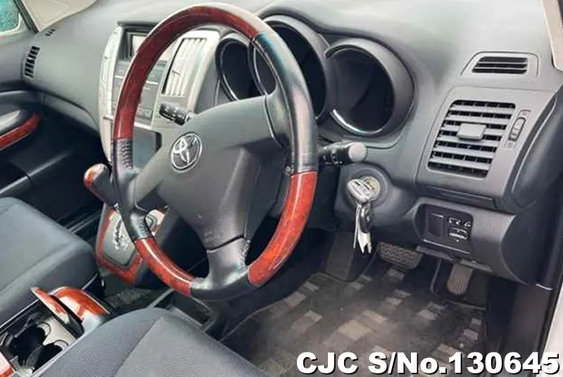 2010 Toyota / Harrier Stock No. 130645