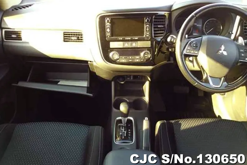 2016 Mitsubishi / Outlander Stock No. 130650