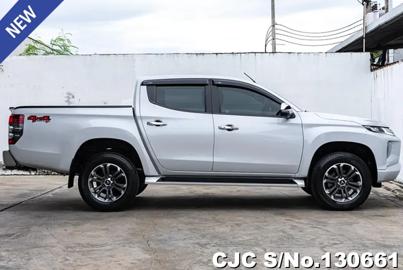 Mitsubishi Triton in White for Sale Image 6