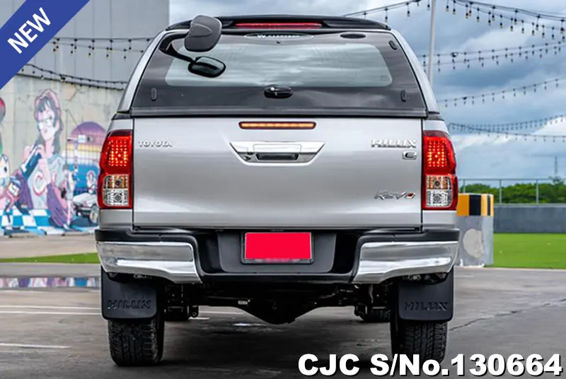 Toyota Hilux in Silver for Sale Image 4
