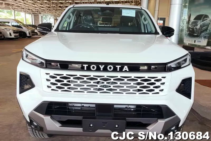 Toyota Hilux in White for Sale Image 3