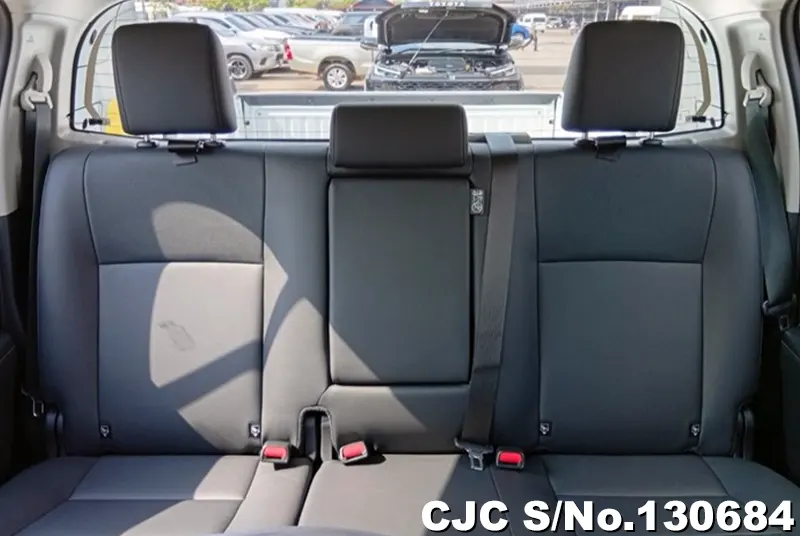 Toyota Hilux in White for Sale Image 9