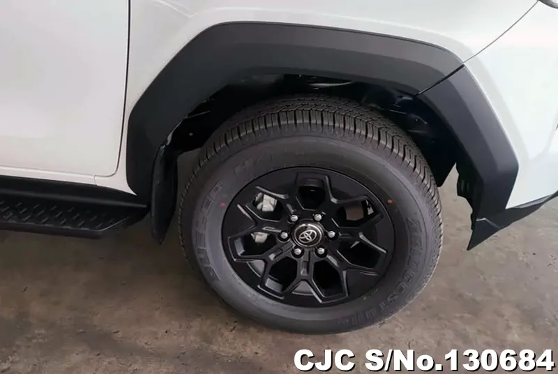 Toyota Hilux in White for Sale Image 13