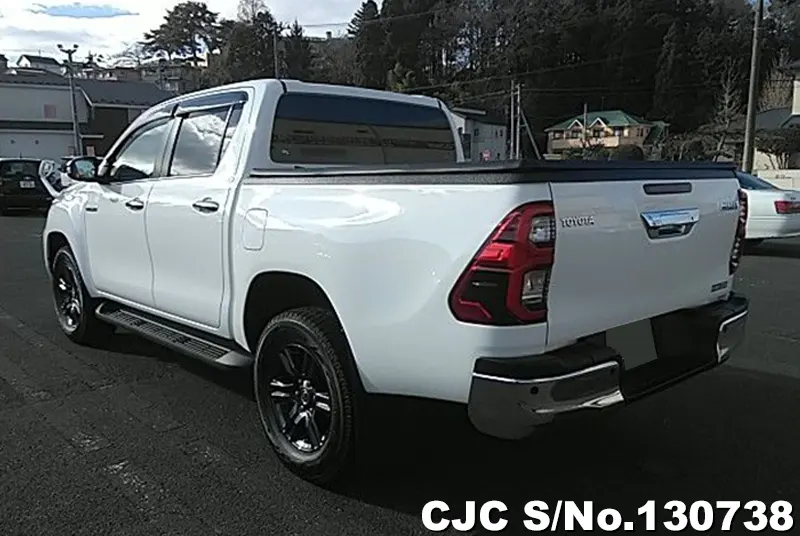 Toyota Hilux in White for Sale Image 1
