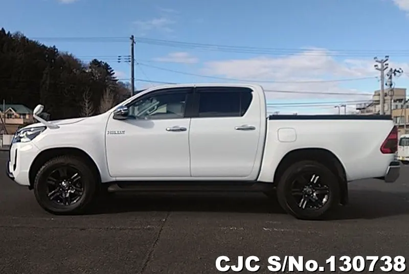 Toyota Hilux in White for Sale Image 7