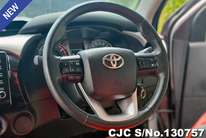 2020 Toyota / Hilux / Revo Stock No. 130757