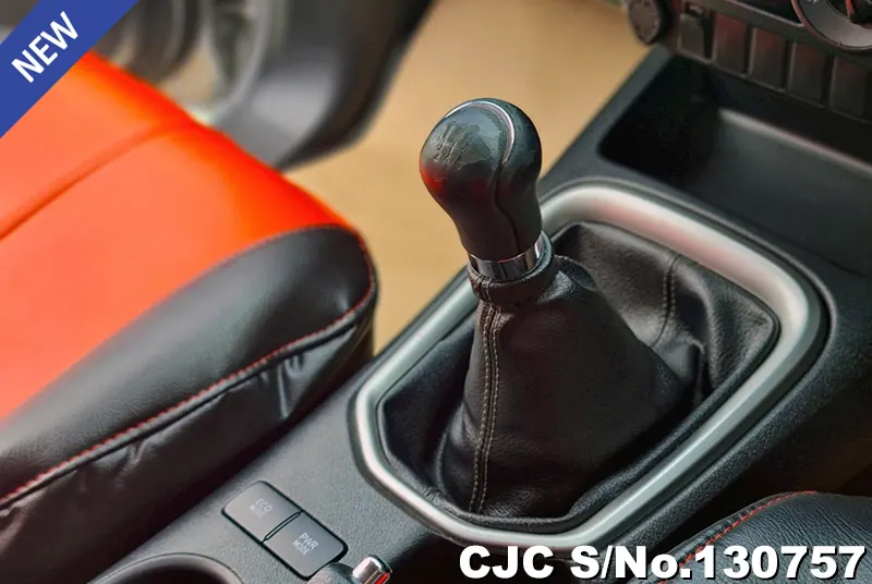 2020 Toyota / Hilux / Revo Stock No. 130757