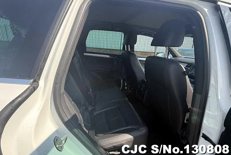 2017 Volkswagen / Touareg Stock No. 130808