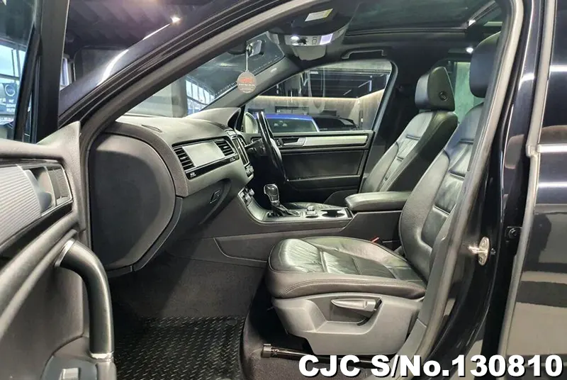 2017 Volkswagen / Touareg Stock No. 130810