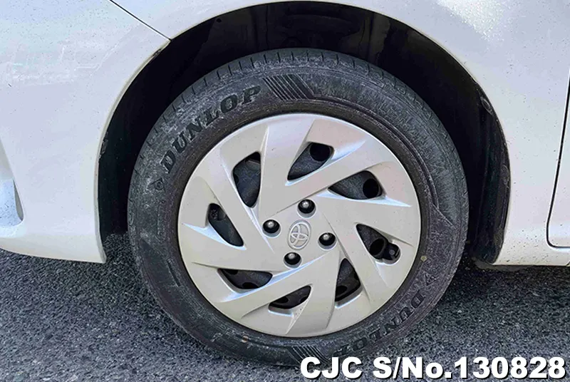 Toyota Corolla Axio in White for Sale Image 13