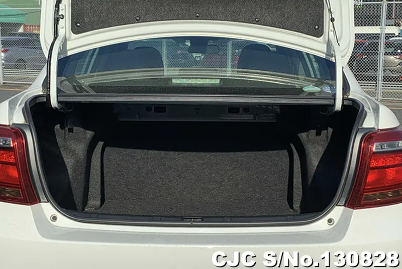 2018 Toyota / Corolla Axio Stock No. 130828