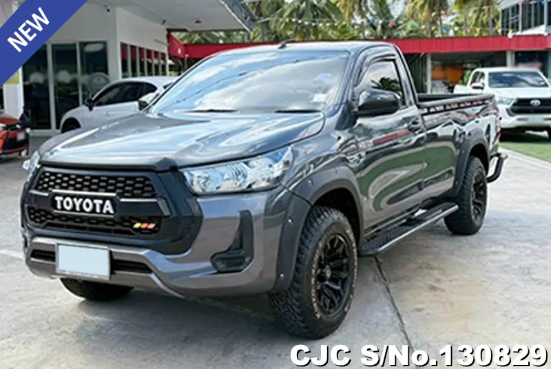 Toyota Hilux in Gray for Sale Image 3