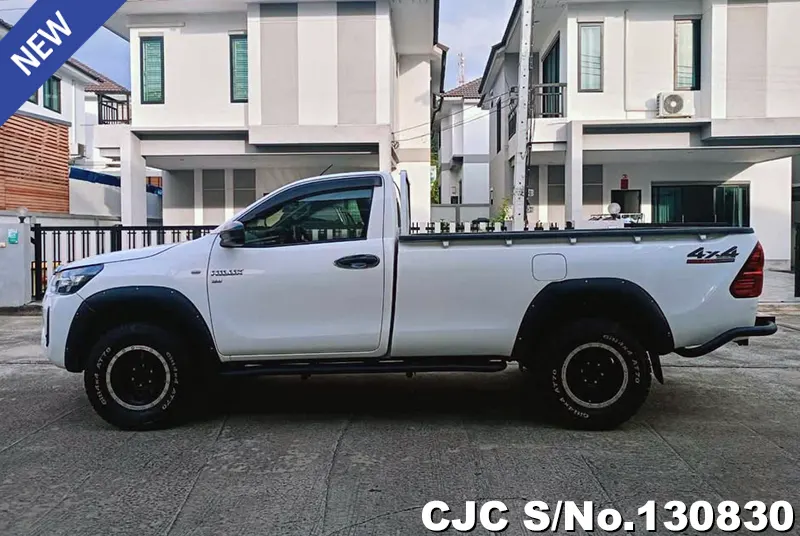 Toyota Hilux in White for Sale Image 7