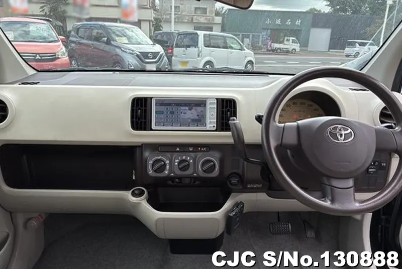 2010 Toyota / Passo Stock No. 130888