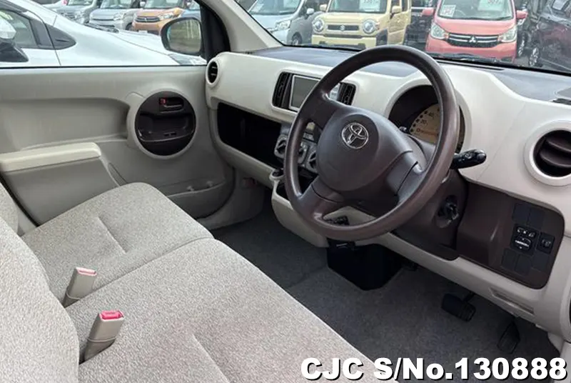 2010 Toyota / Passo Stock No. 130888