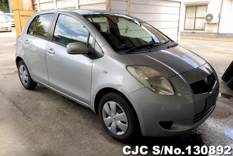 2005 Toyota / Vitz Stock No. 130892