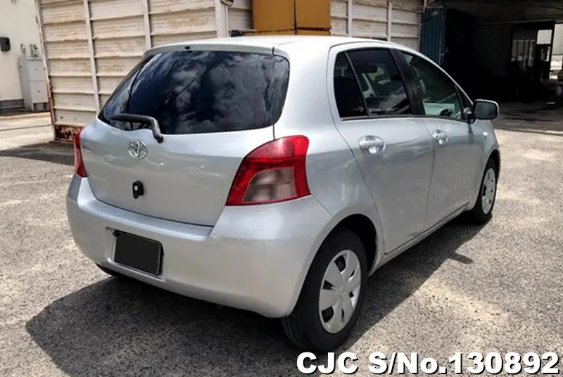 2005 Toyota / Vitz Stock No. 130892