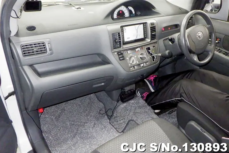 2007 Toyota / Raum Stock No. 130893