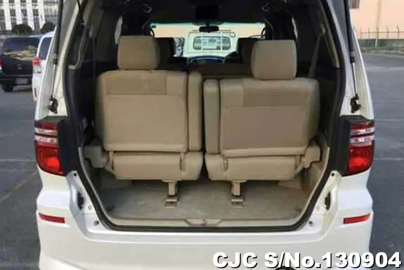 2006 Toyota / Alphard Stock No. 130904