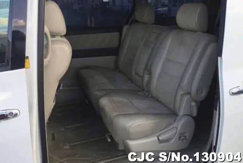 2006 Toyota / Alphard Stock No. 130904