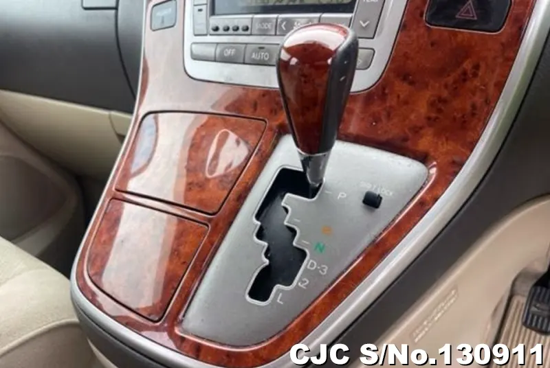 2004 Toyota / Alphard Stock No. 130911