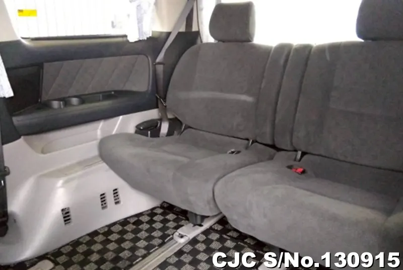 2005 Toyota / Alphard Stock No. 130915