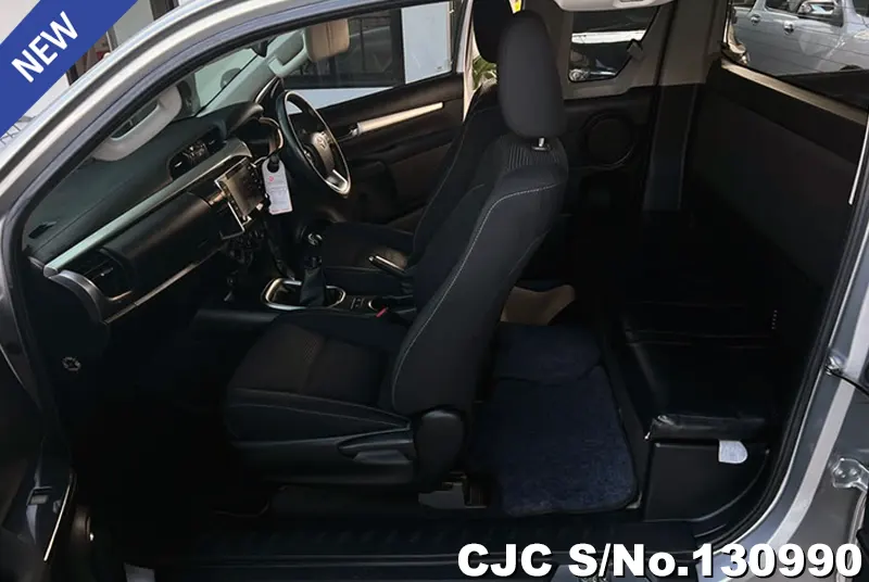 2021 Toyota / Hilux / Revo Stock No. 130990
