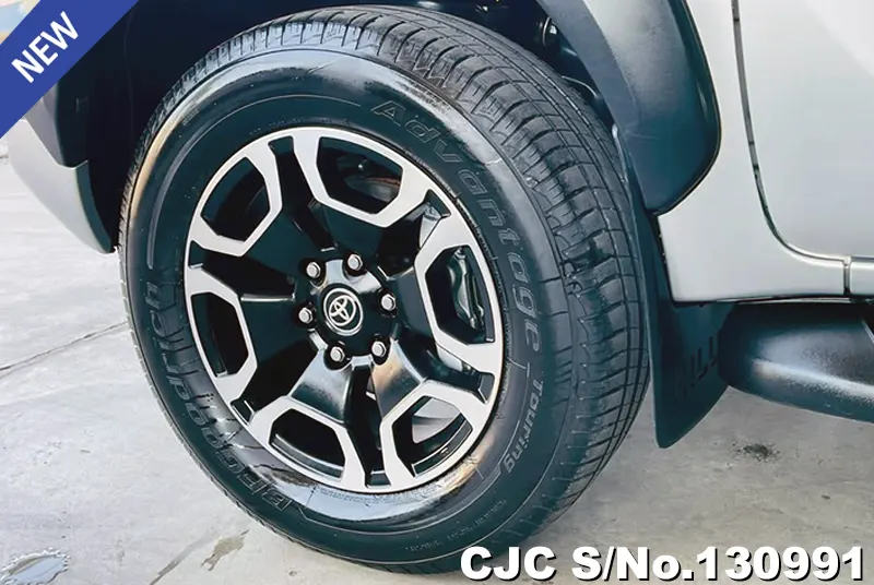 2023 Toyota / Hilux / Revo Stock No. 130991