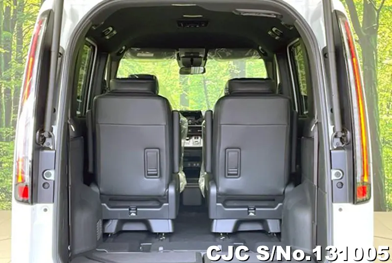 2025 Honda / Step Wagon Stock No. 131005