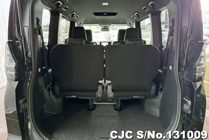 2025 Toyota / Voxy Stock No. 131009