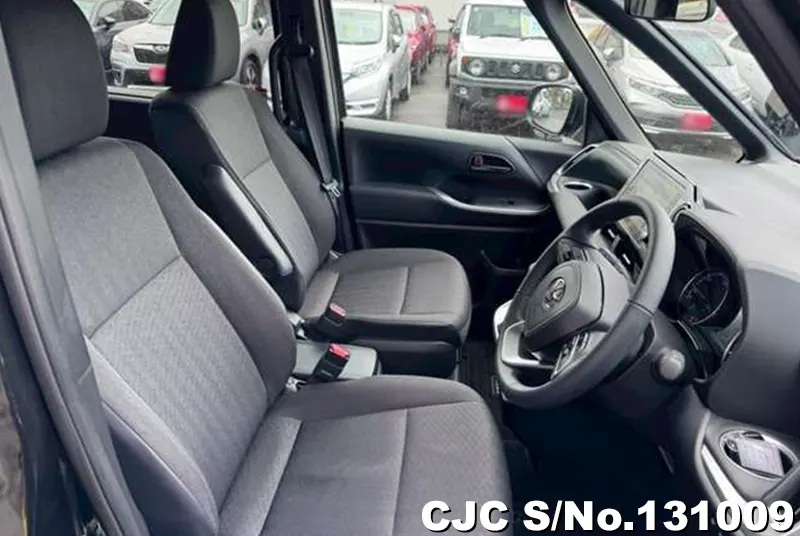 2025 Toyota / Voxy Stock No. 131009