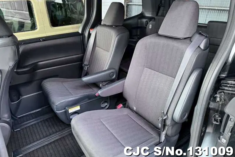 2025 Toyota / Voxy Stock No. 131009