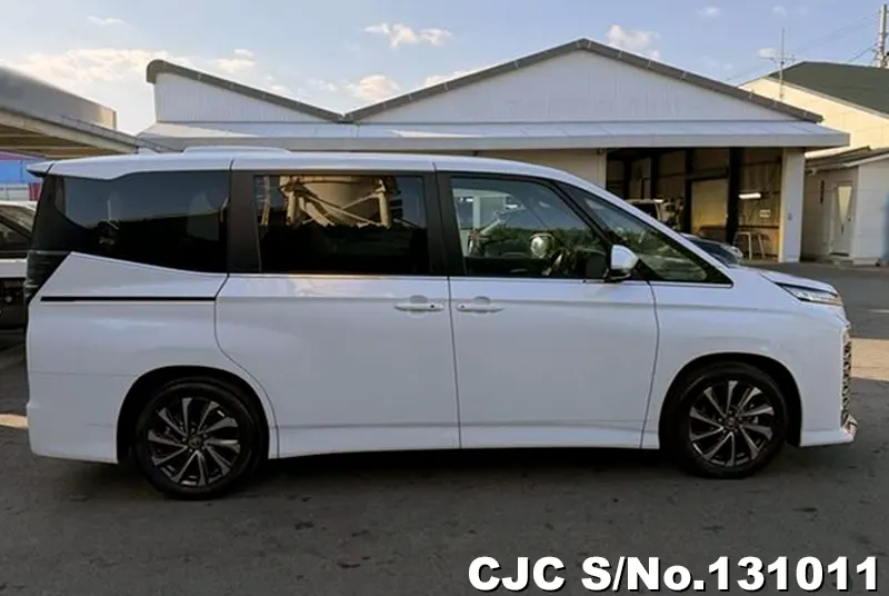 2025 Toyota / Voxy Stock No. 131011