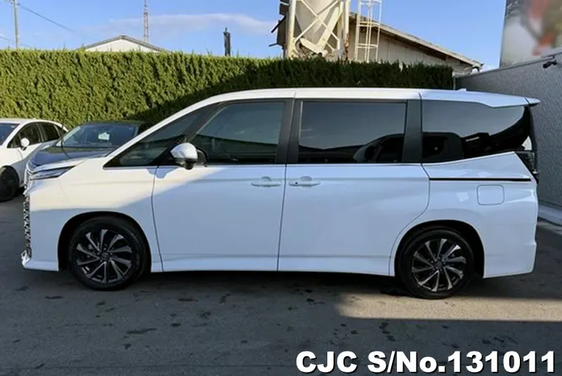 2025 Toyota / Voxy Stock No. 131011