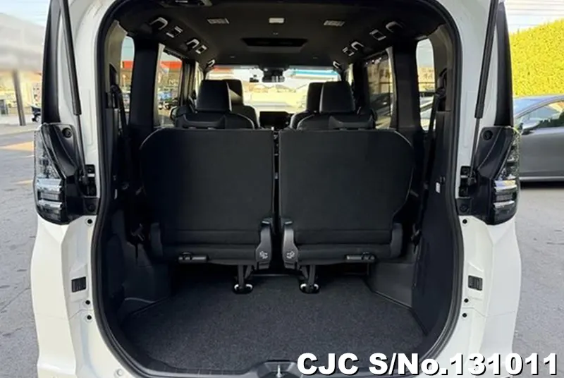 2025 Toyota / Voxy Stock No. 131011