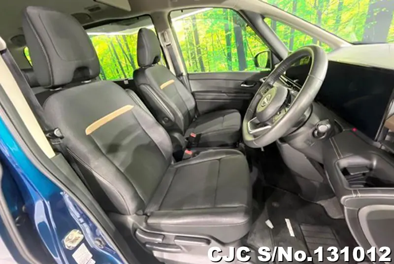 2025 Nissan / Serena Stock No. 131012