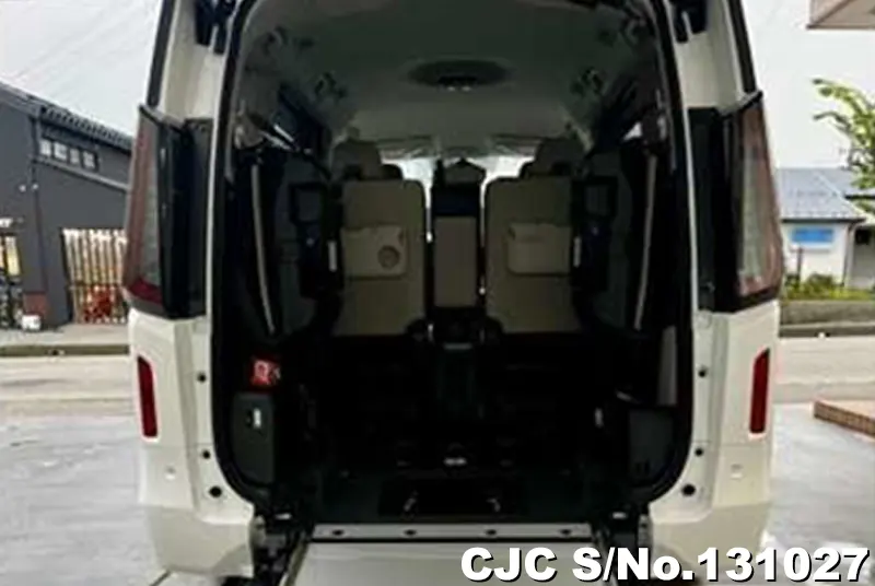 2025 Nissan / Serena Stock No. 131027