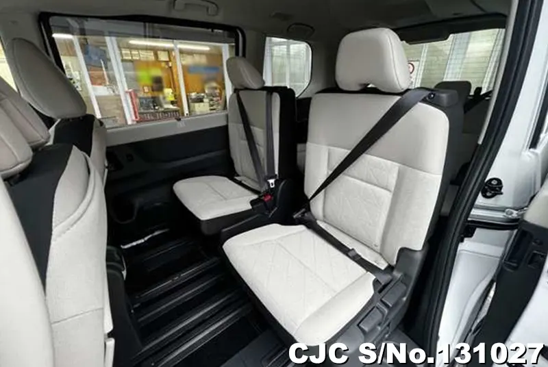 2025 Nissan / Serena Stock No. 131027