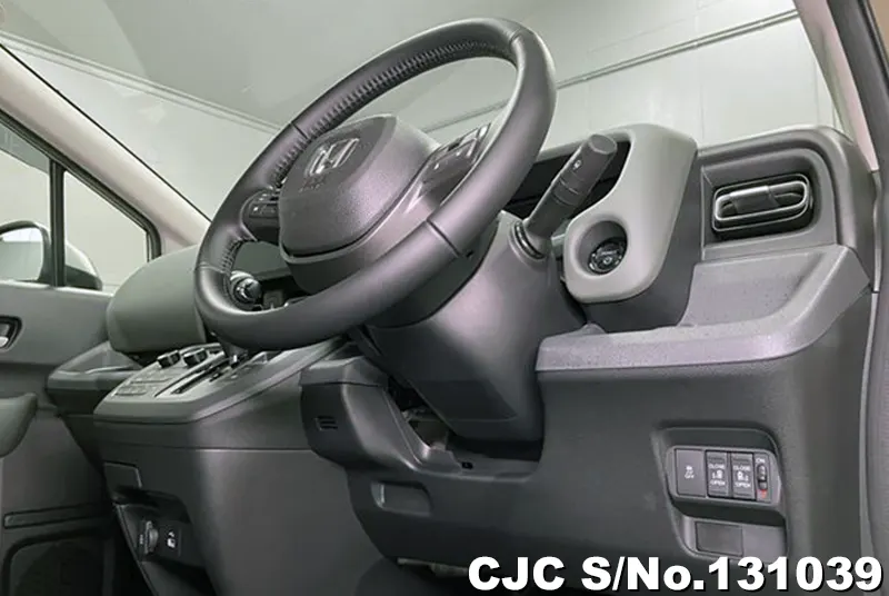 2025 Honda / Freed Stock No. 131039