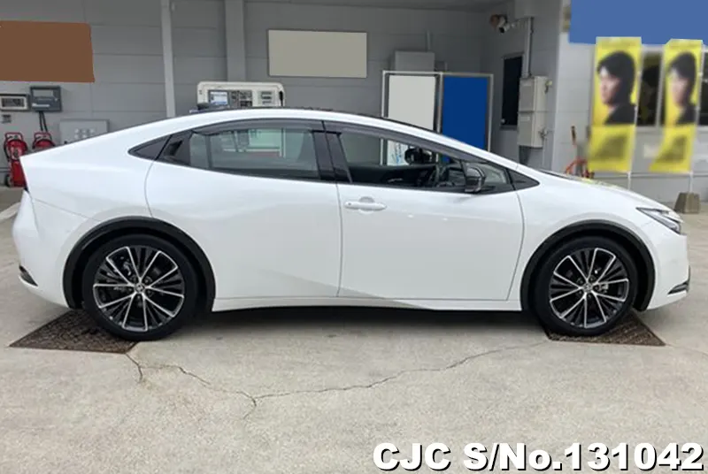 2025 Toyota / Prius Stock No. 131042