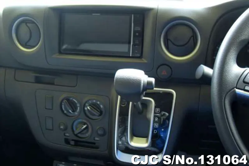 2025 Nissan / Caravan Stock No. 131064