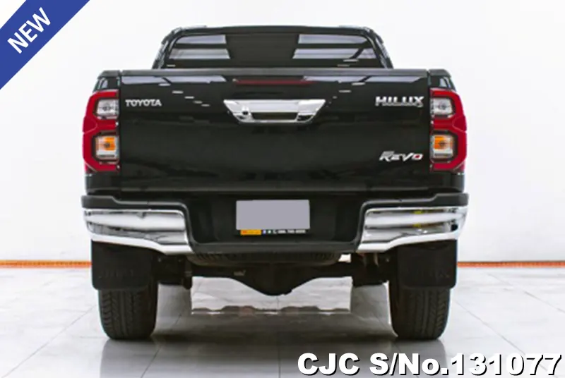 Toyota Hilux in Gray for Sale Image 4
